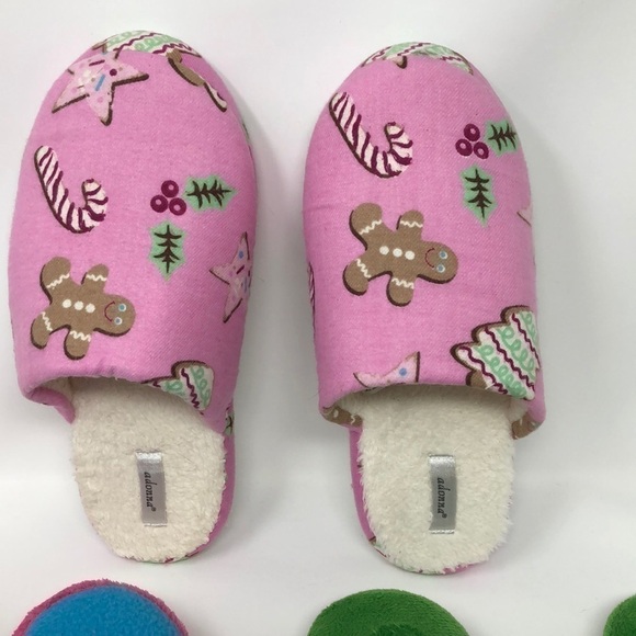 𝅺3 pairs Holiday winter Christmas house slippers - Picture 2 of 8